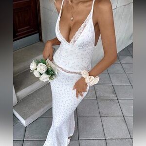 Chic Nation White Floral Backless Dress